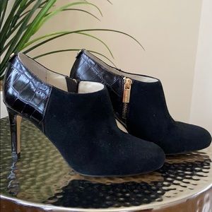 Michael Kors Sammy ankle bootie